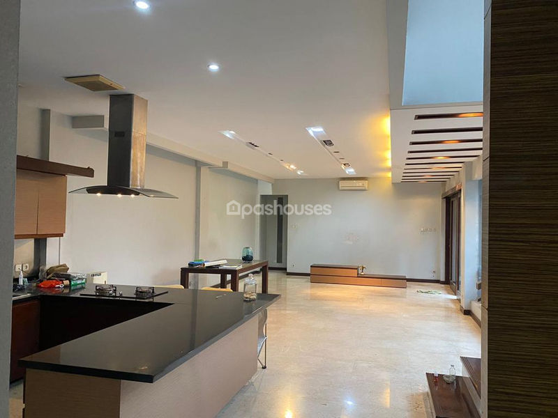 Bukit Pesona Town House