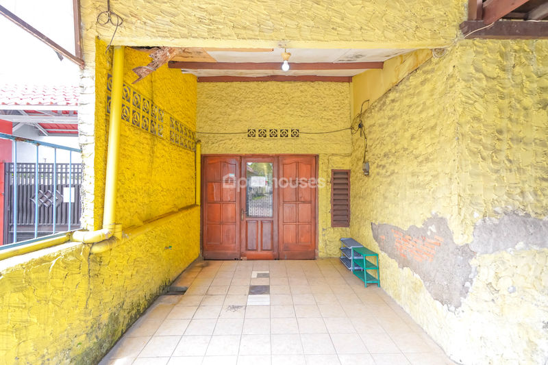 Jalan Pisangan Raya