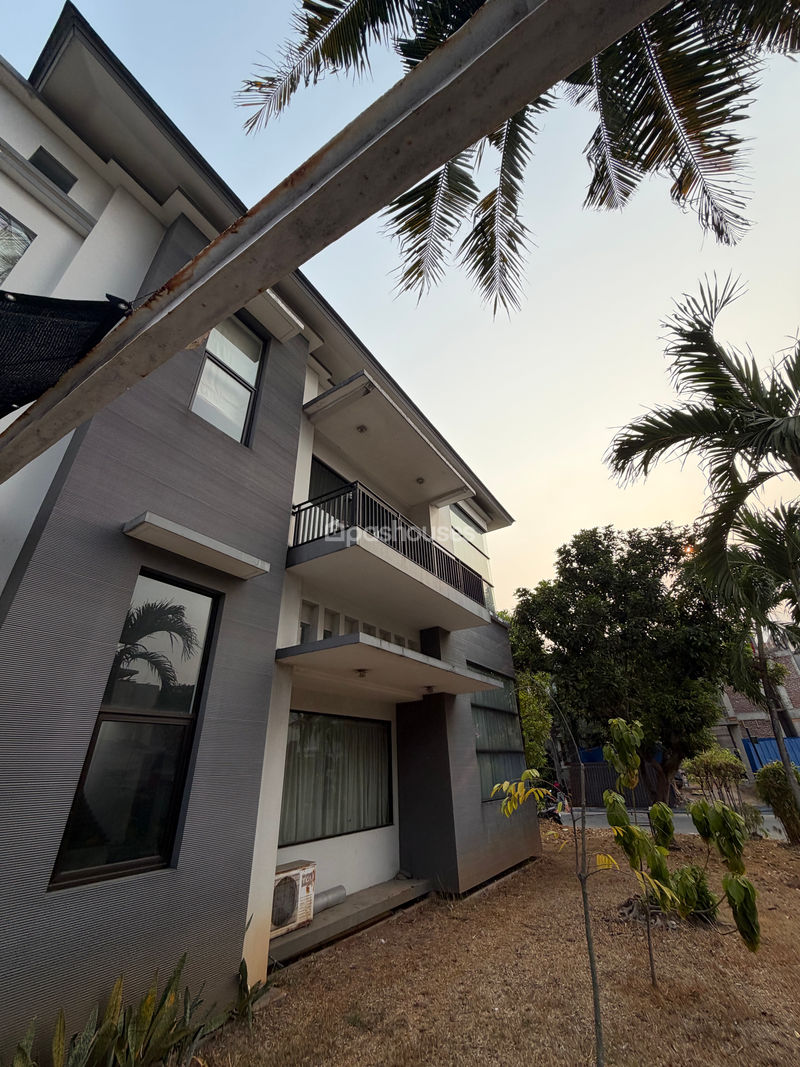 Jalan Taman Sutera Magnolia No.8