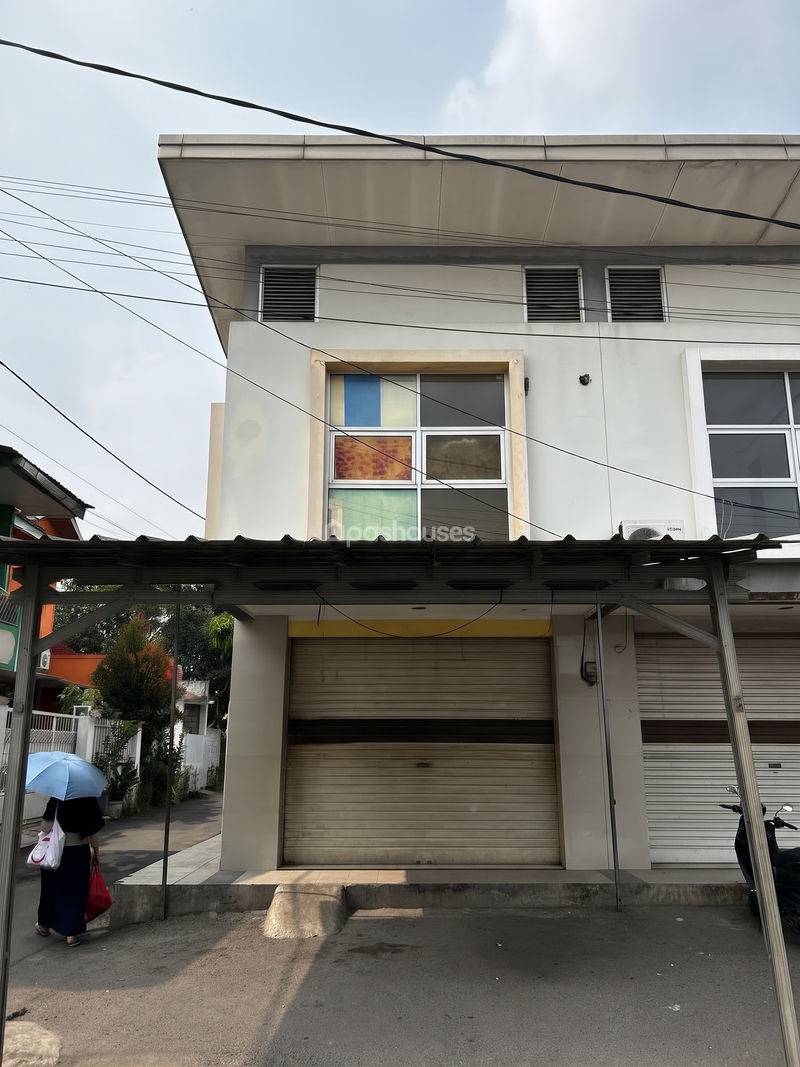 Griya Edelweis Jalan Haji Nabrih No. 1