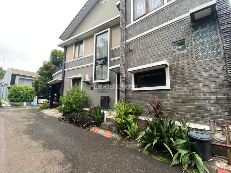 Perumahan Cibubur Residence Cluster Maplewood Blok E2