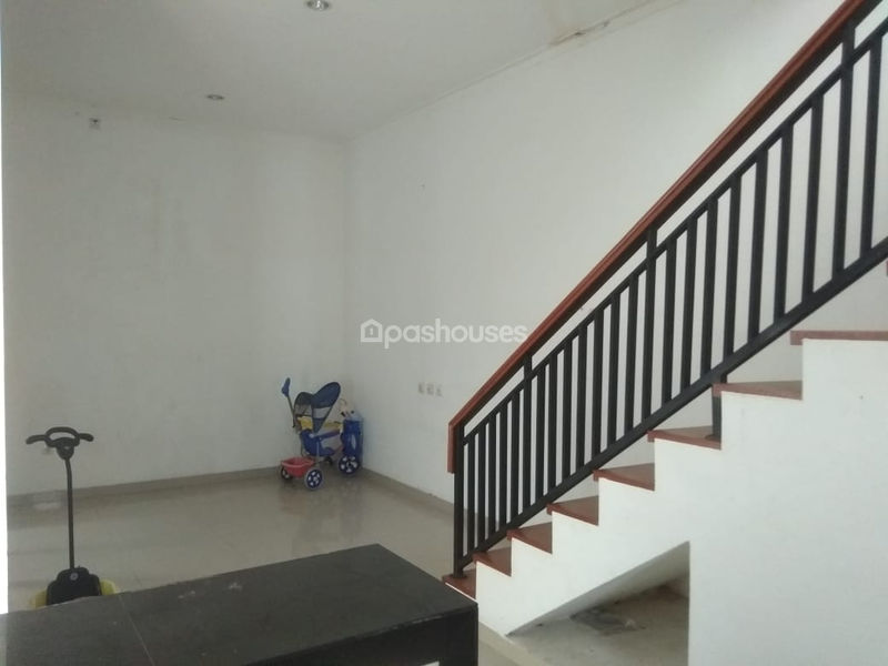 Jalan Pinus Bar. I