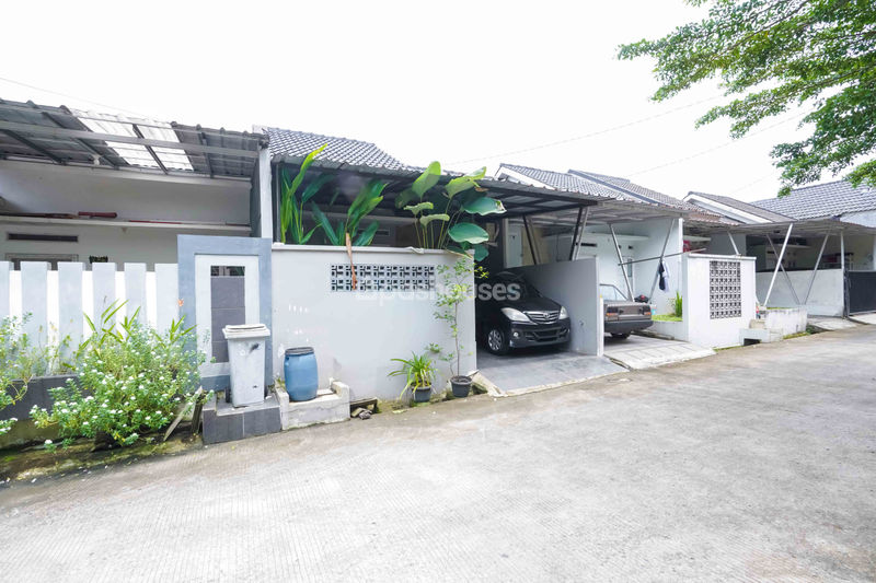 Perumahan Diamond Lake Side Blok G No.6