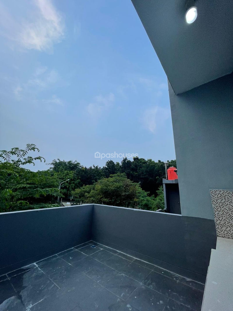 Perumahan Imperial Gading Blok H1 No.12