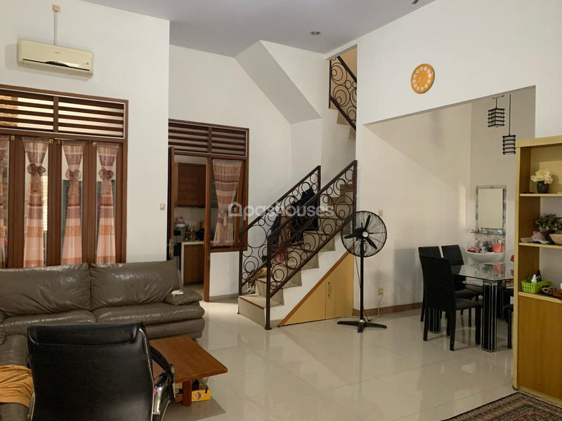 Arya Townhouse 2 Kav.33 No.125