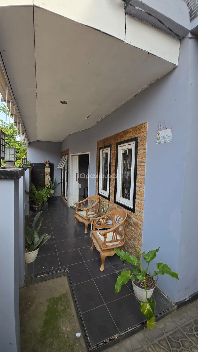 Jalan Terusan Barokah VI Blok H No.4