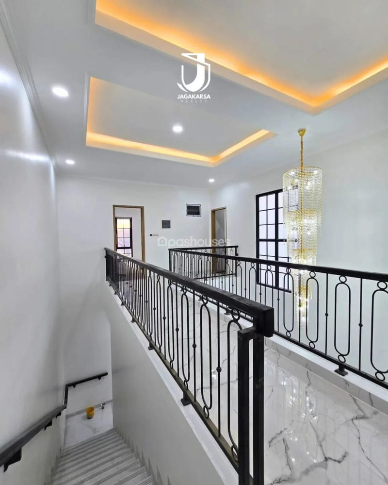 Jalan Warung Sila Jagakarsa