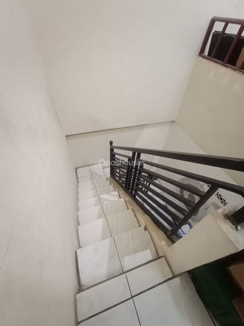 Taman Narogong Indah Blok E19 No.16