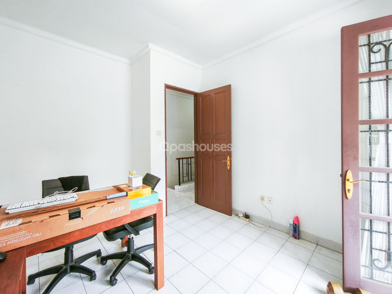 Legenda Wisata Zona Picasso Blok K5/10