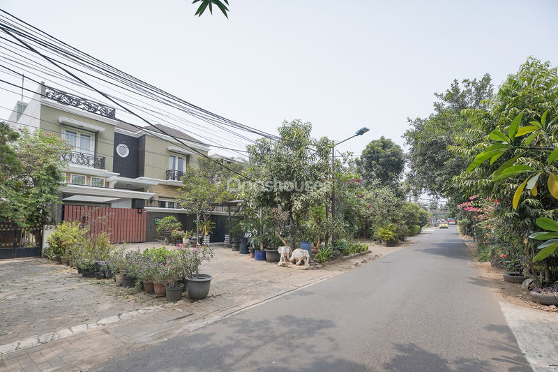 Kav. Diskum AD. Jalan Cakrawijaya 2 blok R nomor 12 B