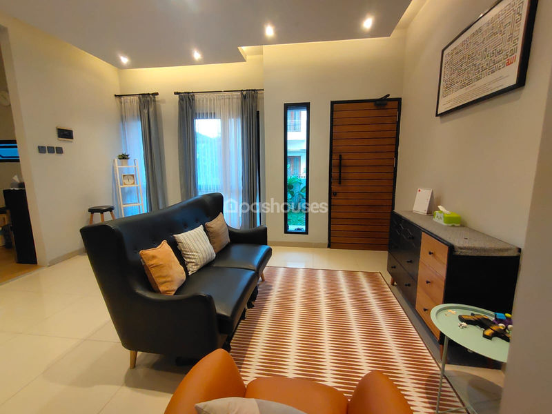 Puri Flamboyan Town House No.11