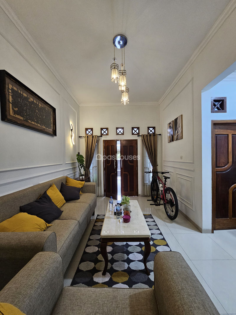 Jalan Hasyim Ashari Blok D No.79