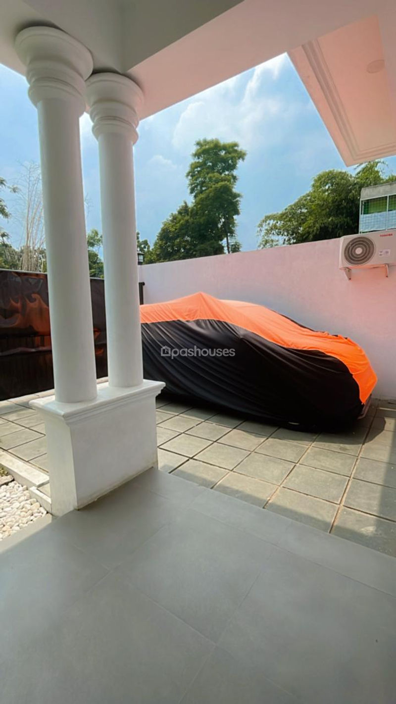 Jalan Bougenvill Raya No.106