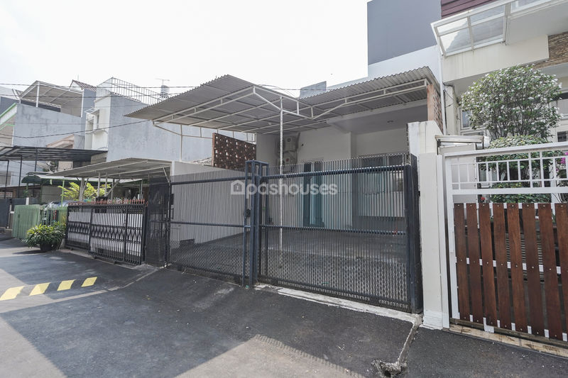 Jalan Kelapa Cengkir Barat VI Blok FN2 No.8