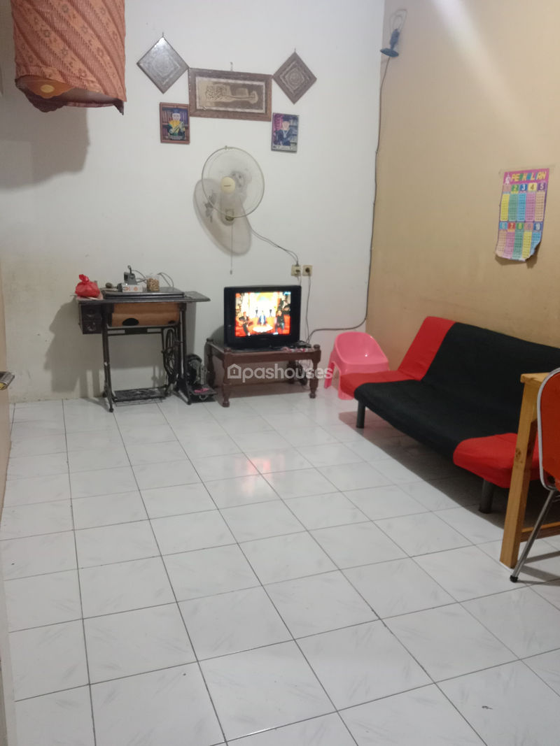 Jalan Rivaria Dalam