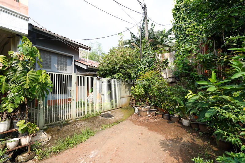 Jalan Palem Barat II Blok CC8 No.1 Bekasi