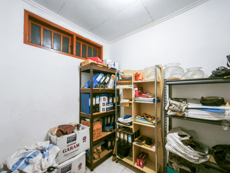 Jalan Taman Sari Blok L