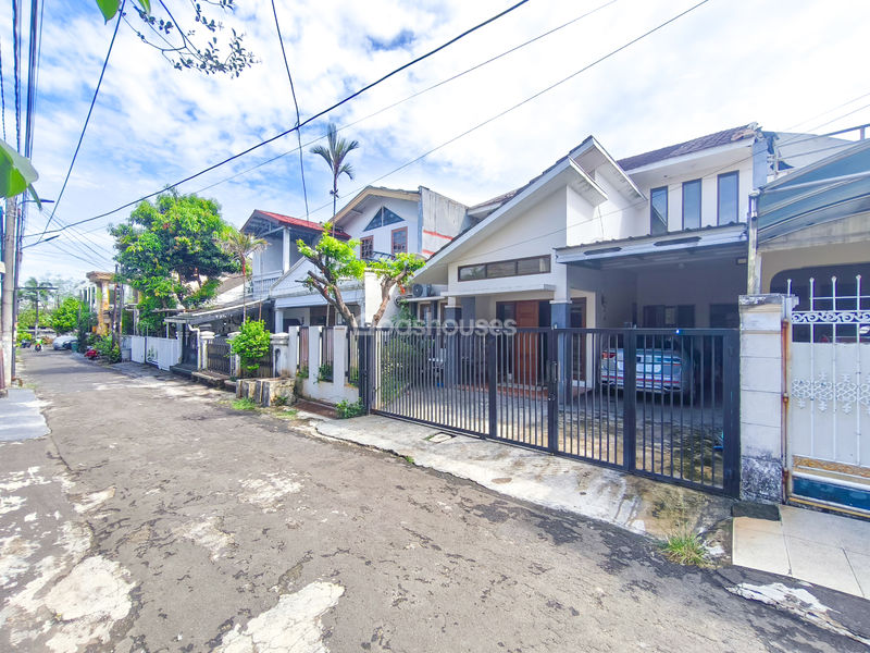 Komplek DPR Blok C6 No.8 Pondok Aren