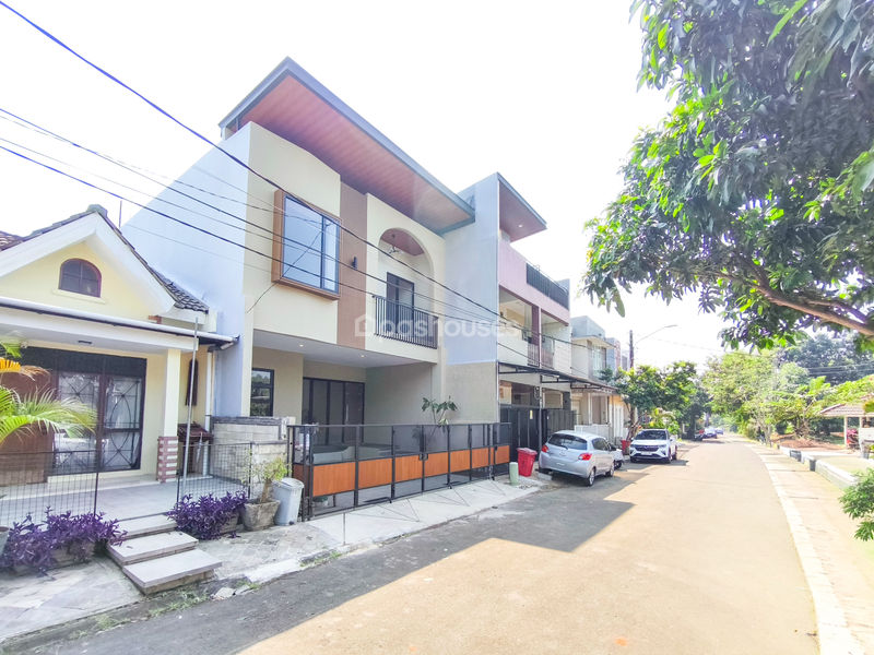 Kencana Loka BSD Sektor 12.4 Blok Q1 No.11