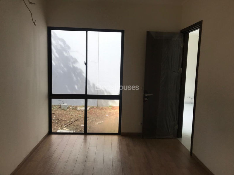 Perumahan Suvarna Sutera Cluster Dakota