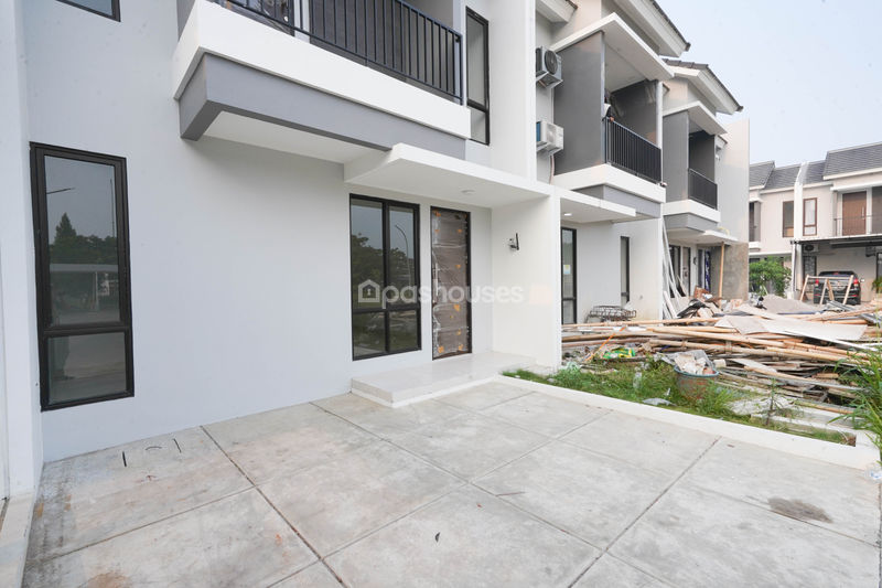 Grand Batavia Cluster Amore