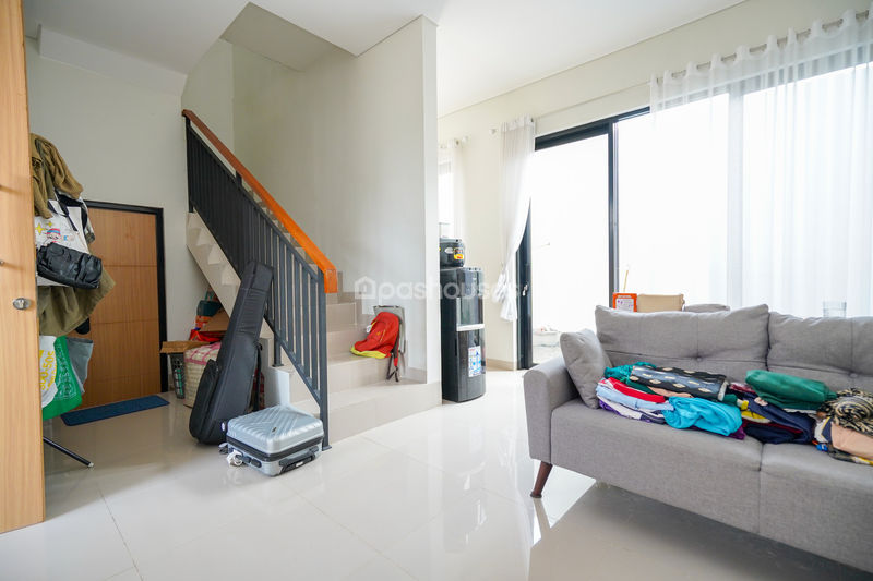 Naira Residence
