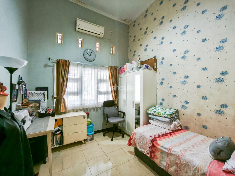 Erfina Kencana Regency Cluster Taman EK Playground No.18