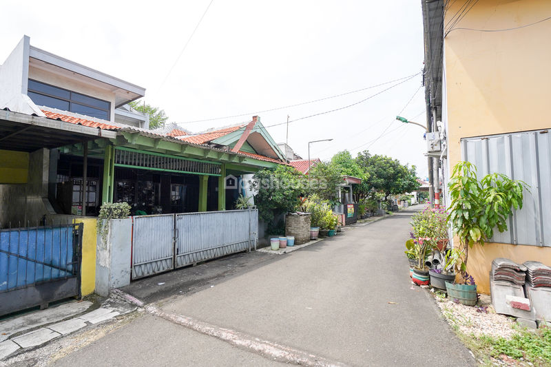 Komplek Pusbinal Blok B6