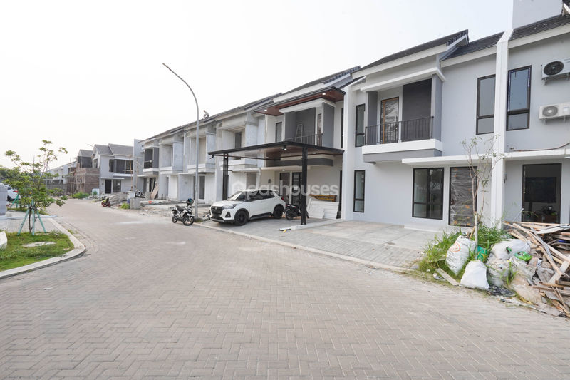 Grand Batavia Cluster Amore
