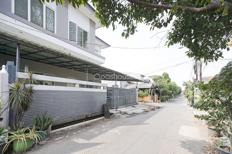 Jalan Sapphire Raya Blok A No. 26 Bekasi