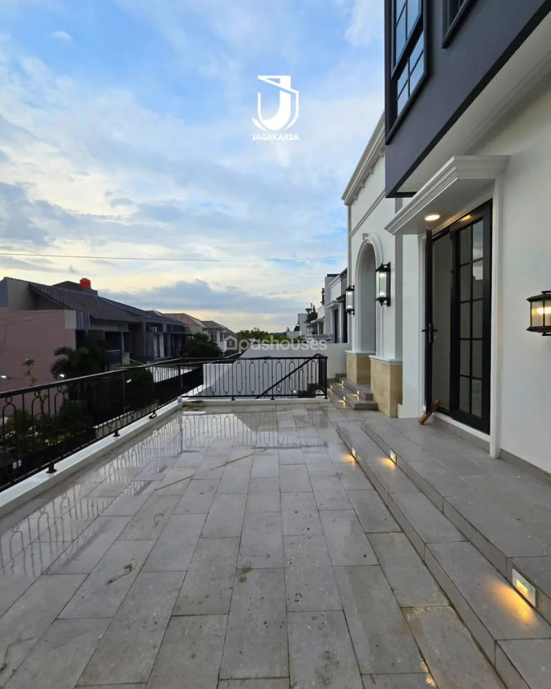 Jalan Warung Sila Jagakarsa