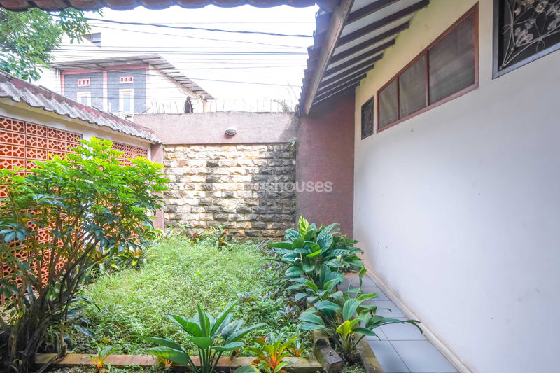 Jalan Sarinembah No.10 Depok