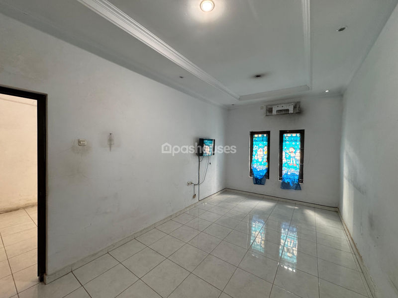 Jalan Flamboyan Blok B8