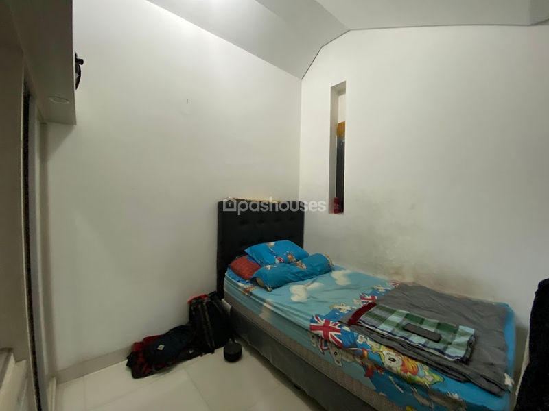 Perumahan The Royal East