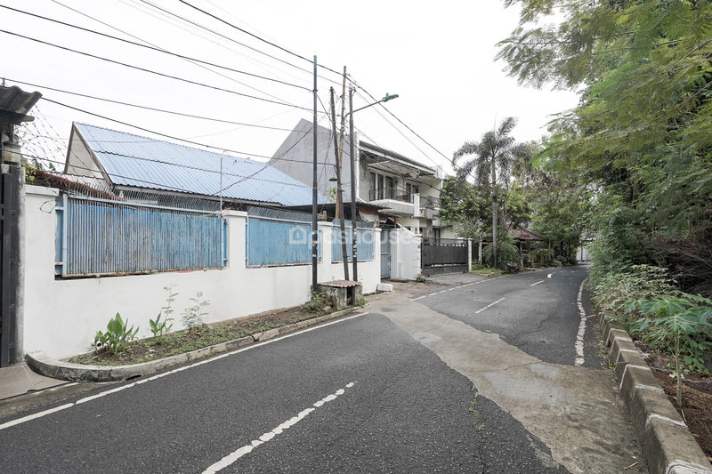 Jalan Kayu Putih Timur
