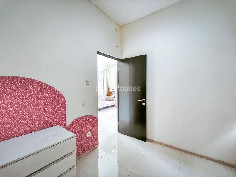 Cluster Golden Cikeas 