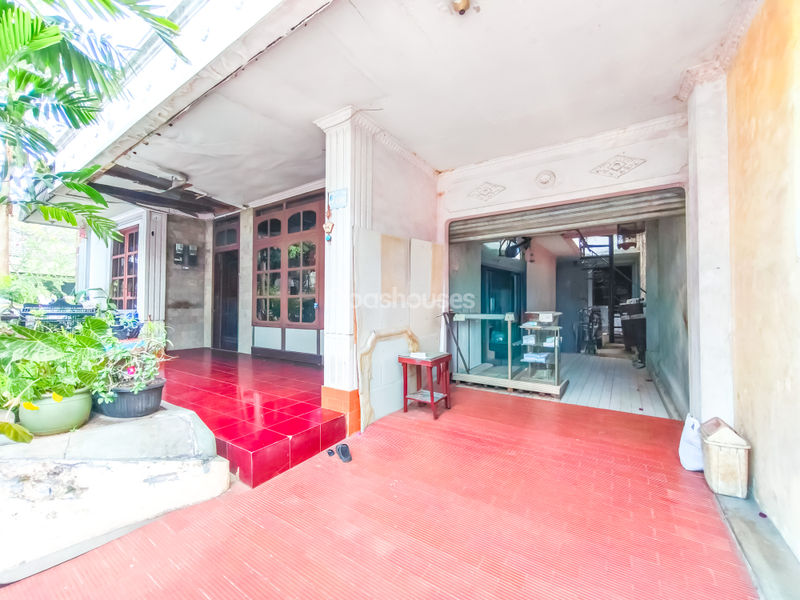 Jalan Markisa Blok E1 No.20-21 Cipayung