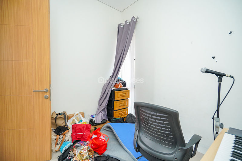 Naira Residence