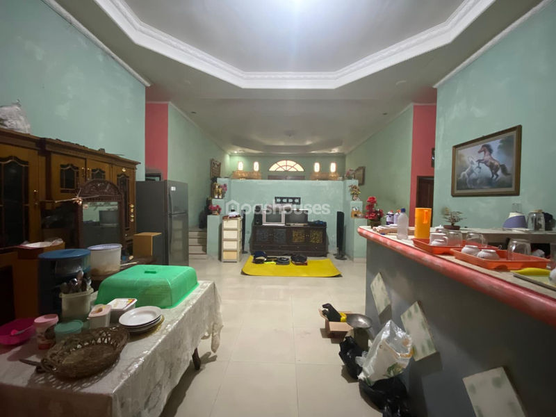 Jalan Kantor Kelurahan Sasak Panjang No.24