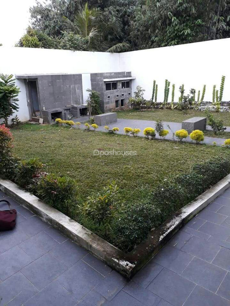 Jalan GOR Barat Pemda
