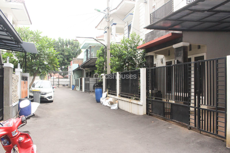 Town House Asri D'lapan