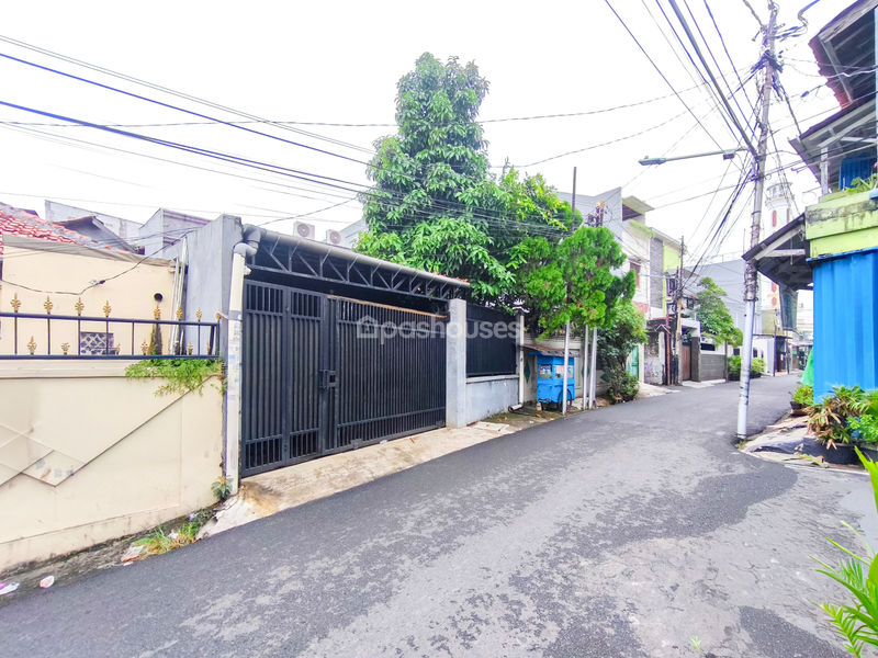 Jalan Soleh II No.44 Kebon Jeruk