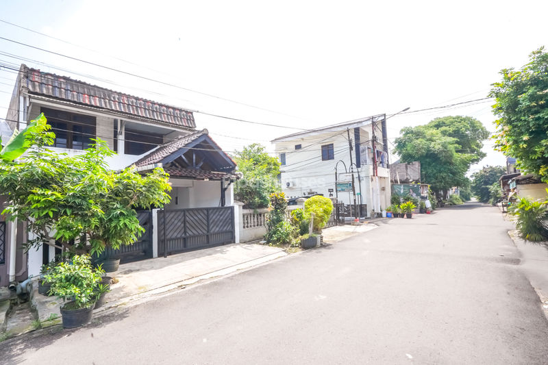 Jalan Pakarena Raya Depok