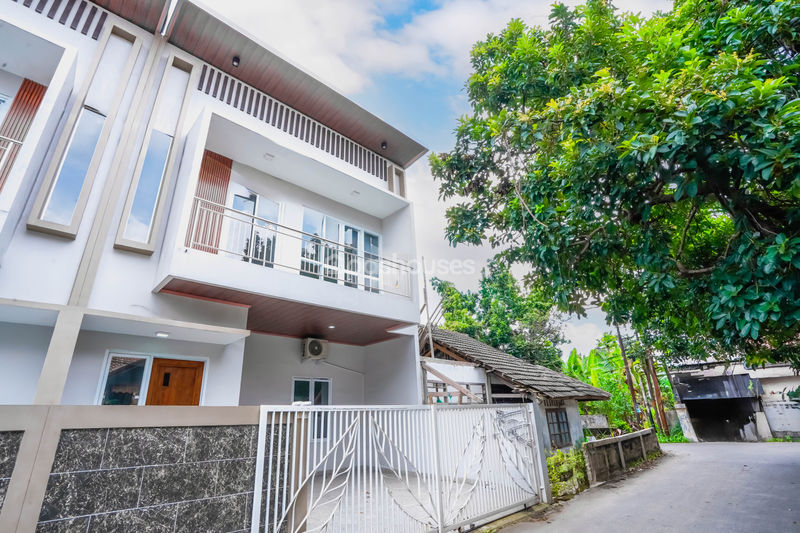 Jalan KH Ahmad Dahlan Beji