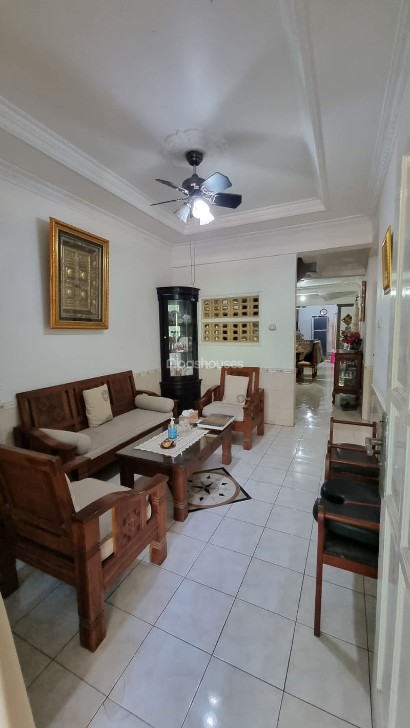 Jalan Borobudur Bekasi