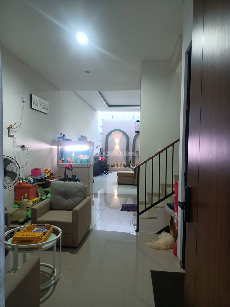 Perumahan Kayumanis Residence No.8