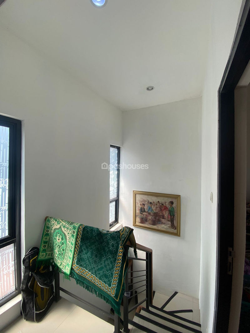 The Boulevard Jalan Pangrango Raya