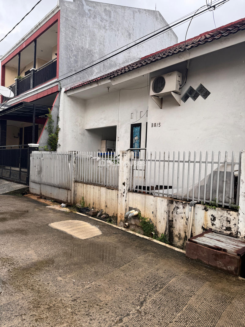Jalan Flamboyan Blok B8