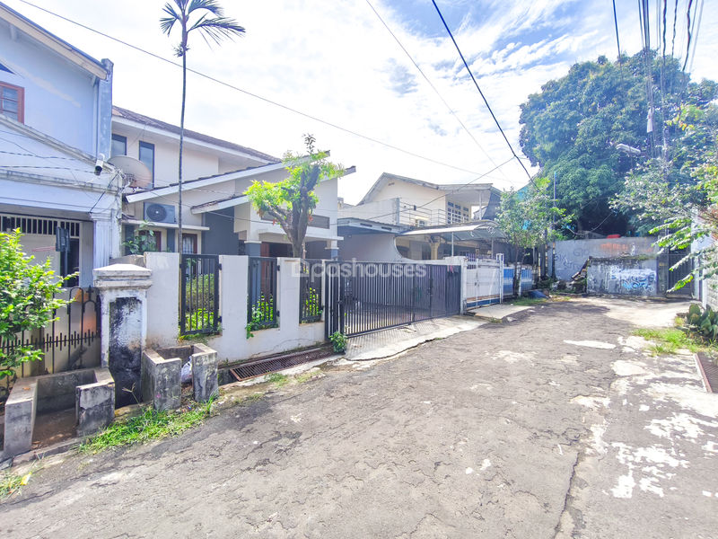 Komplek DPR Blok C6 No.8 Pondok Aren