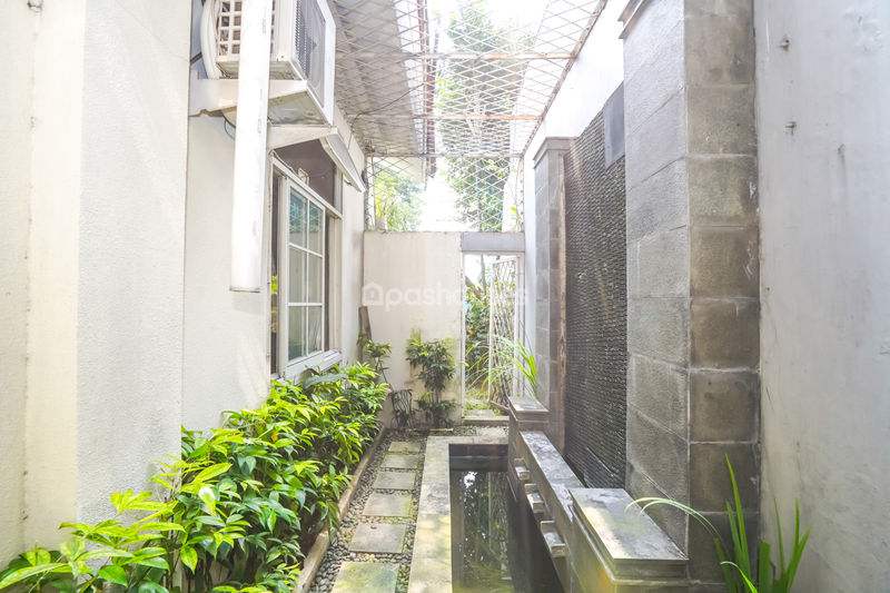 Komplek Tanjung Barat Indah Blok U No.8